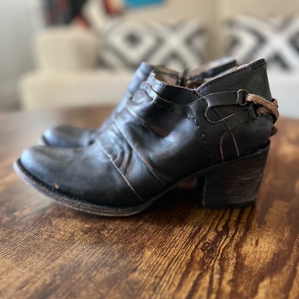 Freebird booties. Black. Size 7
